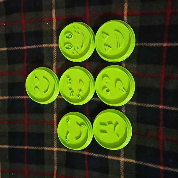 7‎ Pampered Chef Cookie Cutters - Picture 2 of 2
